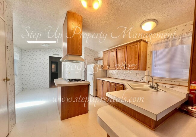 Building Photo - Charming 2-Bedroom Home in Ponderosa Hills...