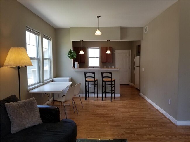 Building Photo - 4506 N Live Oaks Cir