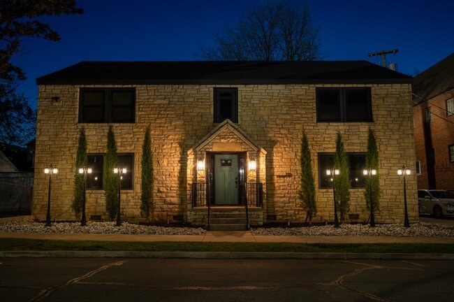 Foto del edificio - 718 S Columbia Ave