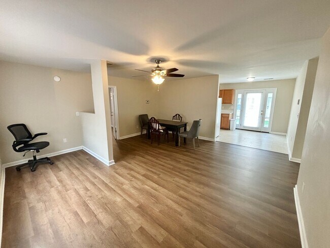 Foto del edificio - Burgess Ln.