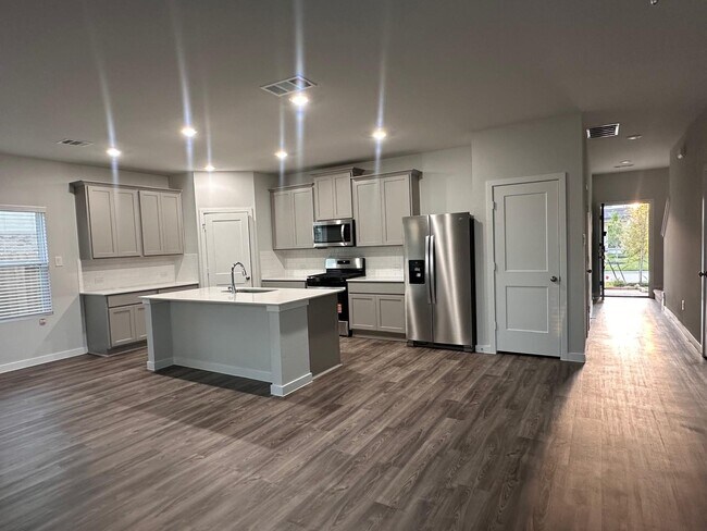 Foto del edificio - 211 Brazen Forest Trl