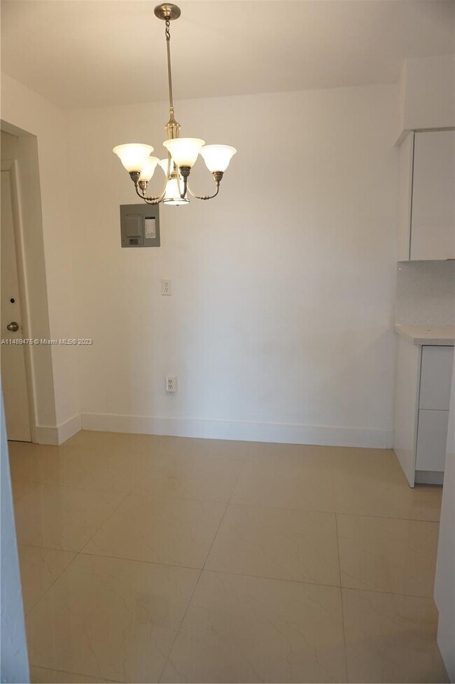 Foto del edificio - 4015 Indian Creek Dr