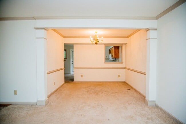 Building Photo - Forest Lakes Townhouse Available