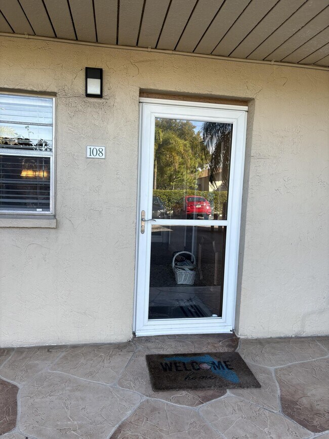 Foto del edificio - 330 NE 26th Ave