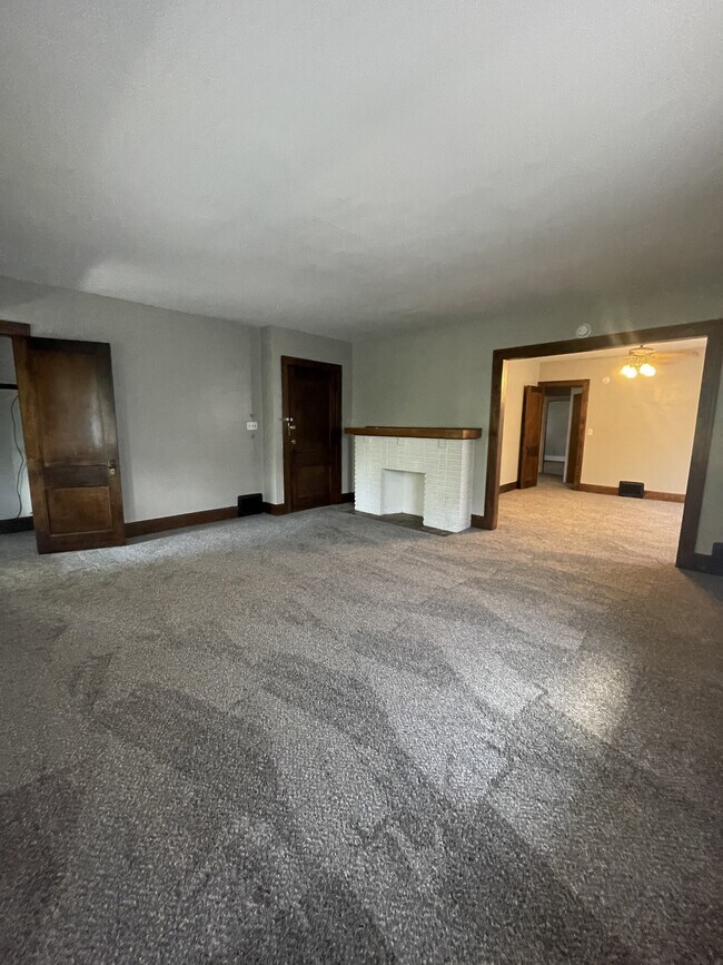 Foto del edificio - 4104 N Lockwood Ave