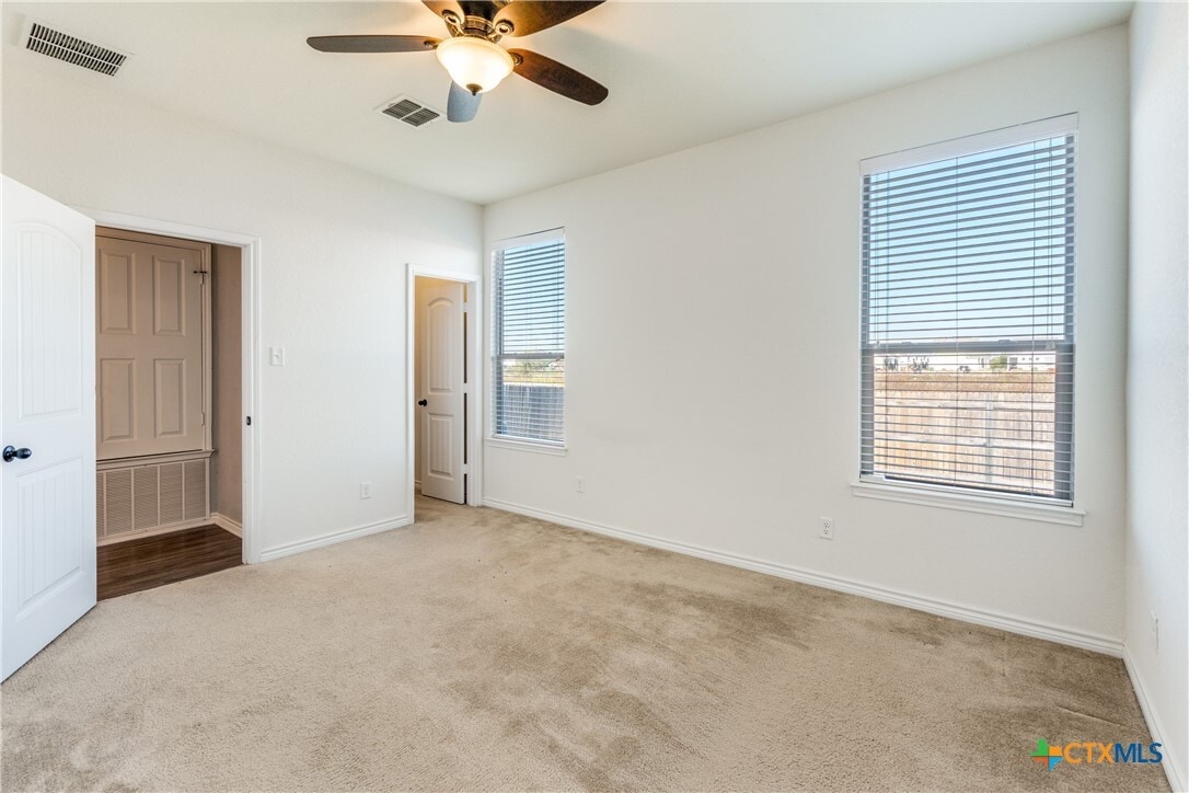 Foto del edificio - 1999 Wind Chime Wy