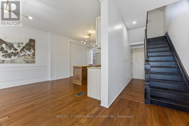 Building Photo - 110 Cowan Ave