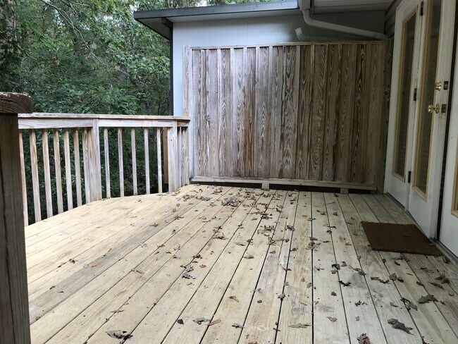 Foto del edificio - Spacious Three Bedroom, Two Bath Town Home...