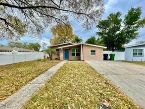 Building Photo - 909 N Excelda Ave