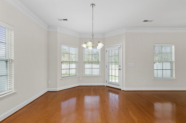 Building Photo - 3850 Jade Ct
