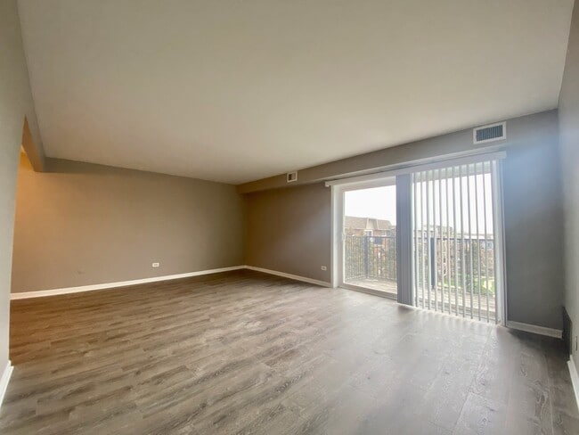 Building Photo - 2301 Beau Monde Ln
