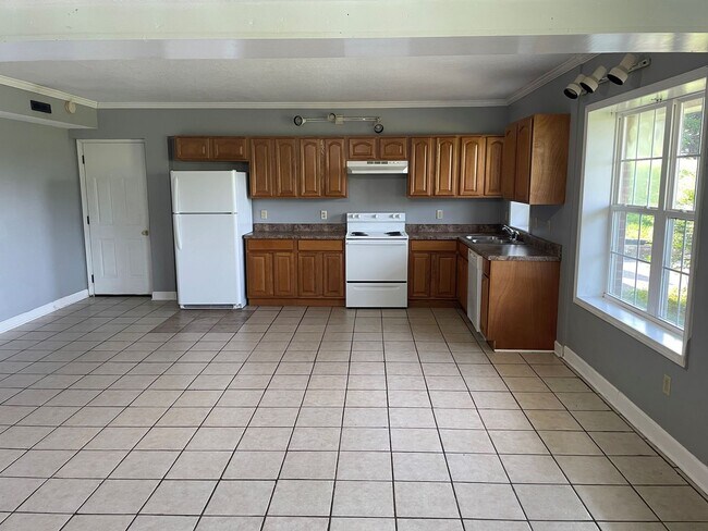 Foto del edificio - 3 BD 2 BA BRICK HOUSE!