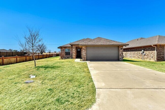 Building Photo - 244 Cottonwood St