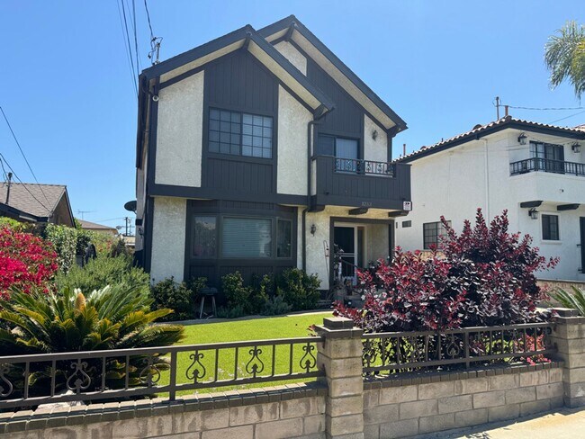 Foto del edificio - 1253 W 23rd St