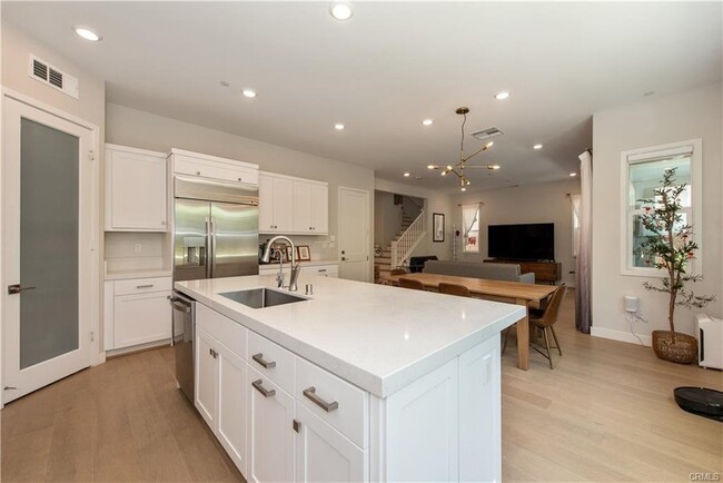 Building Photo - 675 Athos, Lake Forest, CA 92630 - 5 BR 4 ...