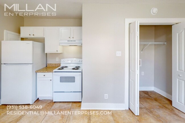 Building Photo - Charming Renovated Home with Spacious Yard and Bright Living Spaces