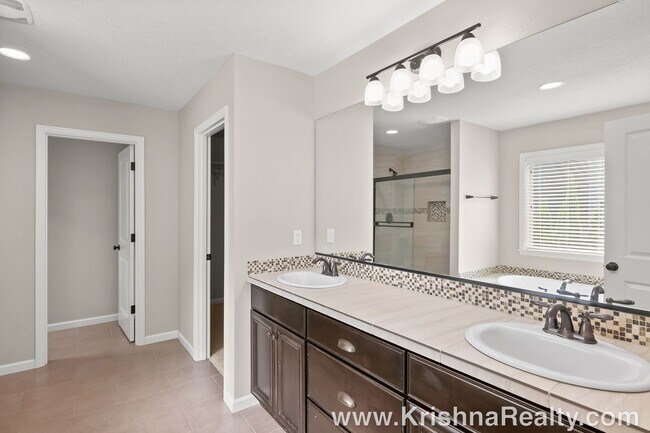 Building Photo - Beautiful North Bethany 5 BD +Bonus Room! ...