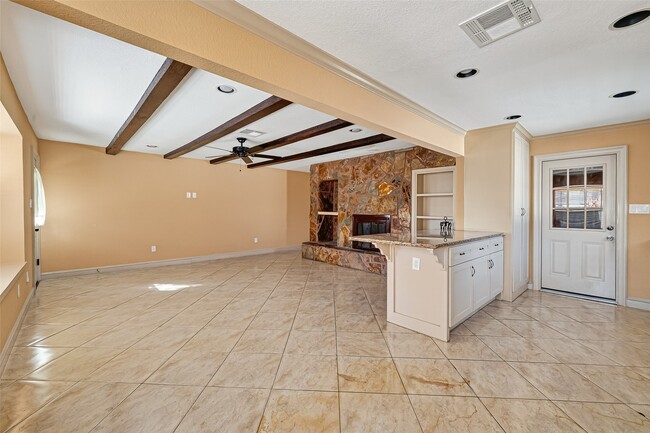 Building Photo - 6231 S Briar Knoll Dr