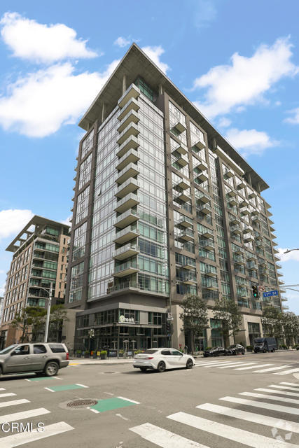 Building Photo - 1100 S Hope St