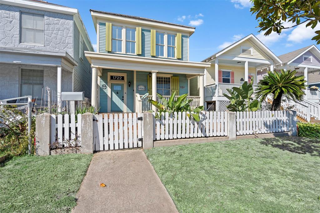 1722 Avenue N 1/2 Rear, Galveston, TX 77551 House for Rent in