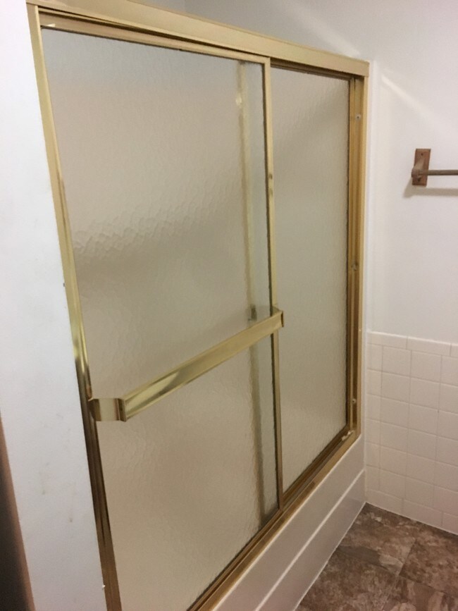 Shower - 232 6th Ave