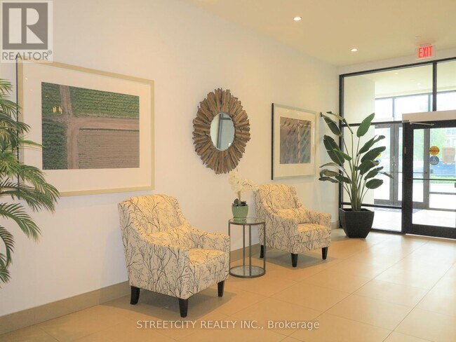 Photo du bâtiment - 240 Villagewalk Blvd