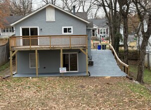 Building Photo - 715 Grandview Ave