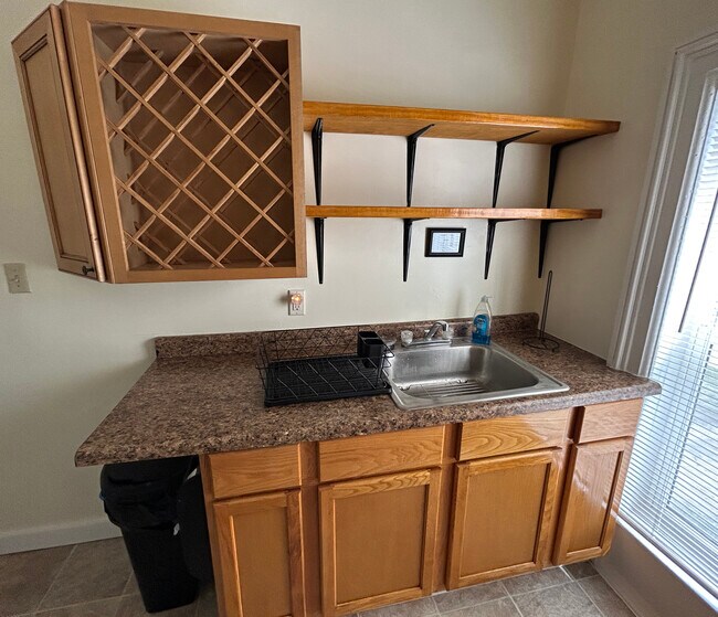 Cocina izquierda - 412 W Call St
