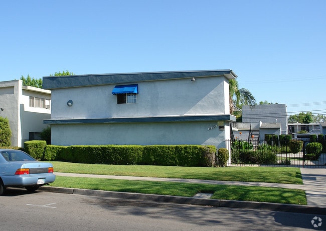 Building Photo - 11561 Stuart Dr