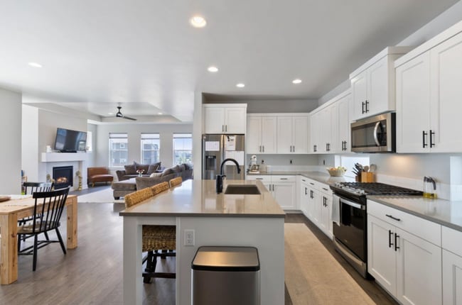 Building Photo - Beautiful 3-Bed Home in Petrosa with Resor...