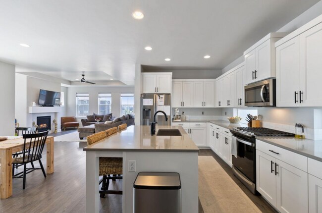 Foto del edificio - Beautiful 3-Bed Home in Petrosa with Resort-Style Amenities!
