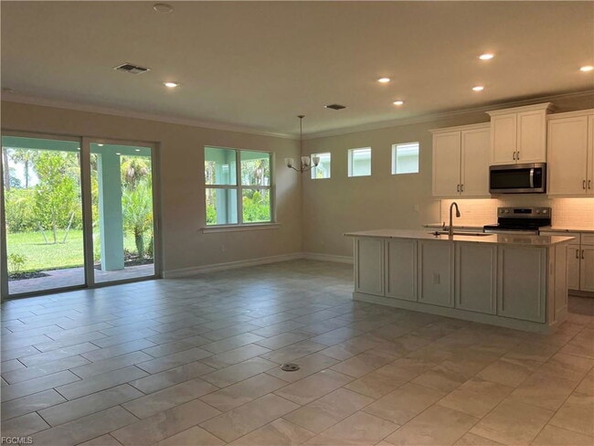 Building Photo - 331 Tamarindo Ln