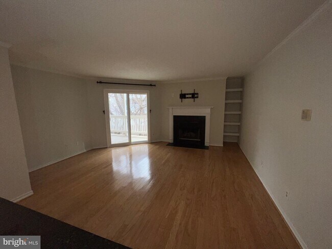 Building Photo - 1530 Lincoln Way