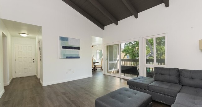 Building Photo - 17181 W Bernardo Dr
