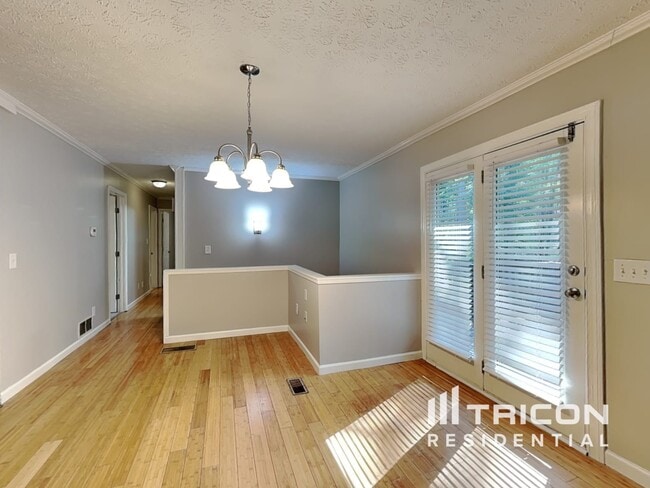 Photo - 979 Honeysuckle Trail House