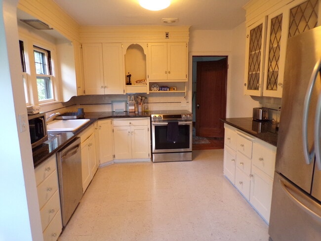 Foto del edificio - 4621 NE Royal Ct