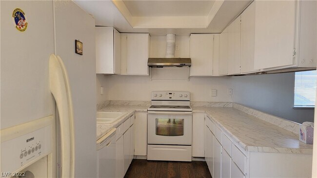 Foto del edificio - 4444 W Desert Inn Rd