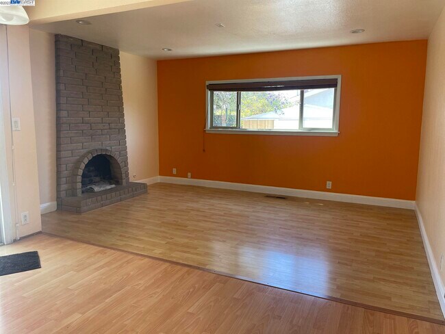 Building Photo - 3129 Fairfax Ct