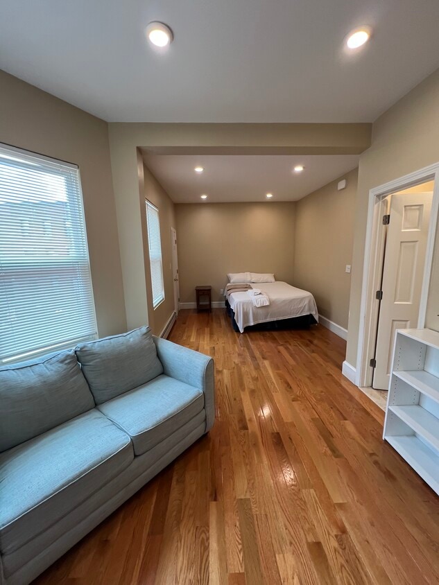Primary Photo - 19 Burney St