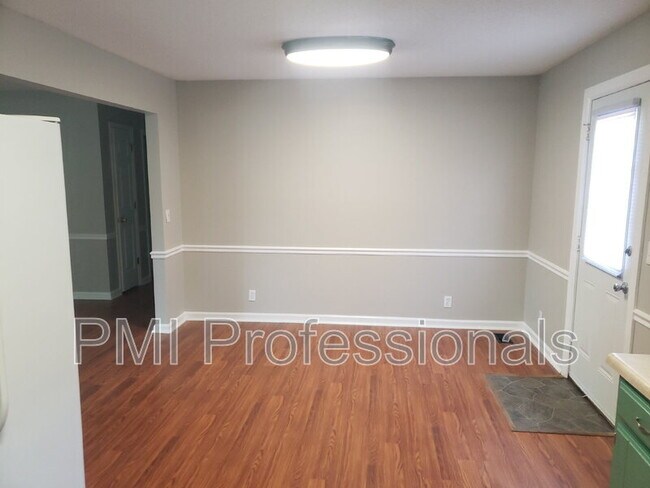 Foto del edificio - 218 Beechwood Cir