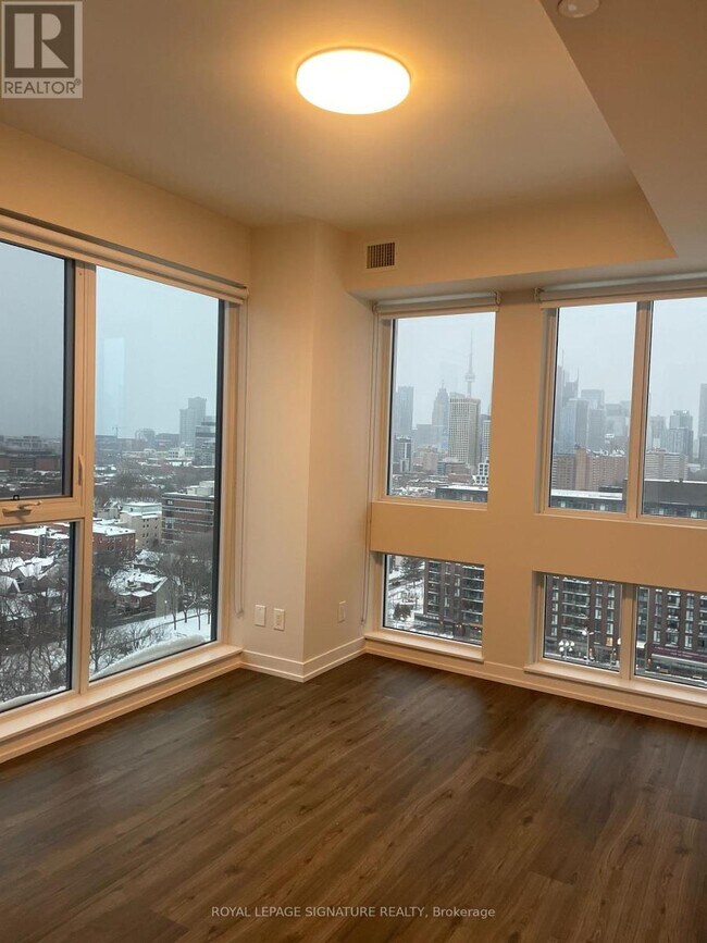 Building Photo - 25 Nicholas Ave