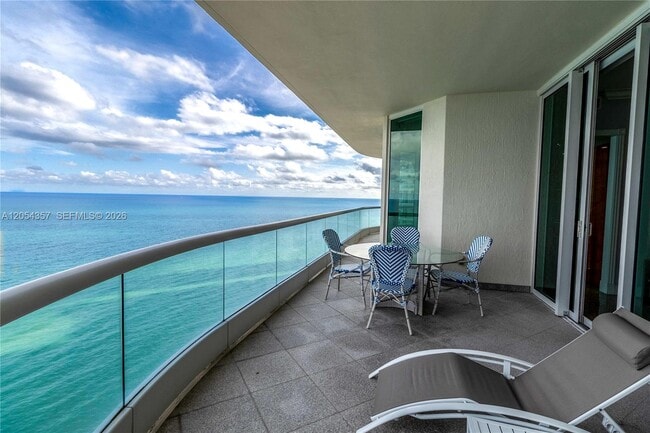 Building Photo - 16051 Collins Ave