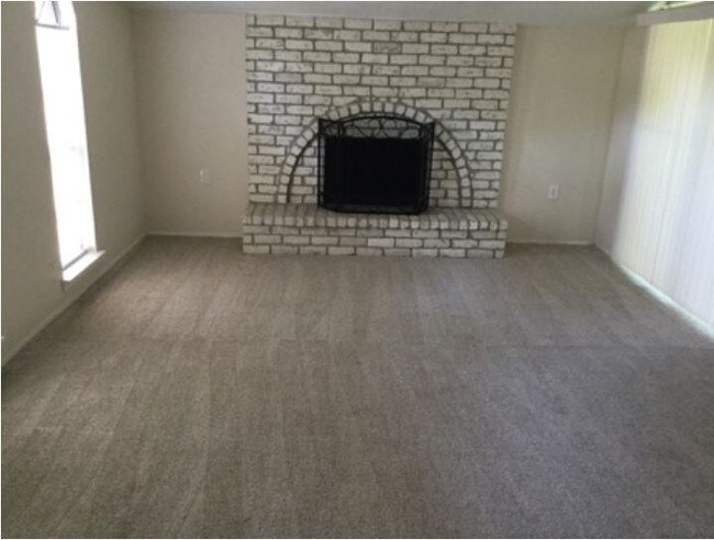Building Photo - 5655 Hardwood Forest Dr