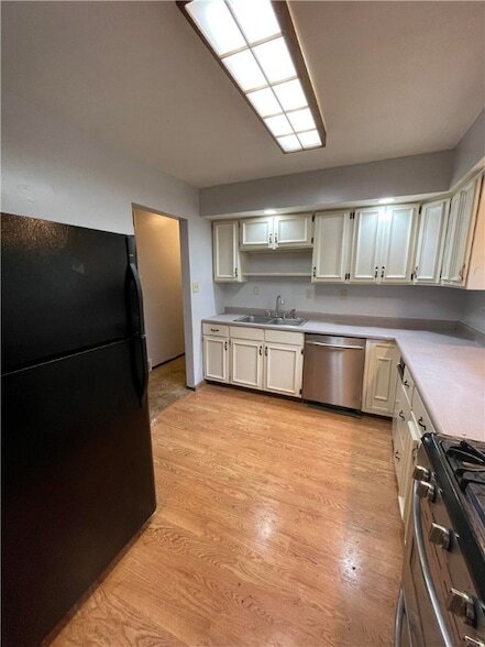 Building Photo - 575 Joan St