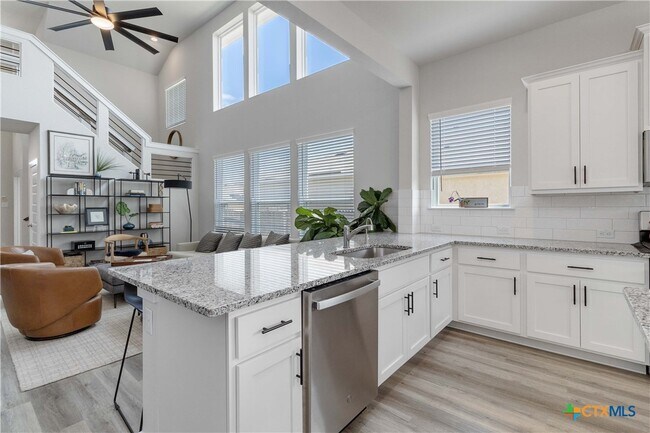 Foto del edificio - 1922 Esplanade Ave