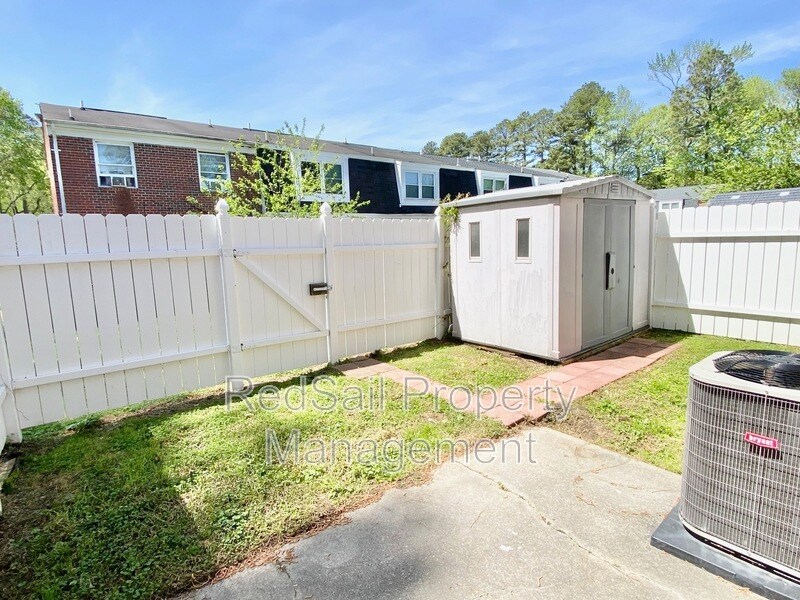 Foto del edificio - 376 Susan Constant Dr