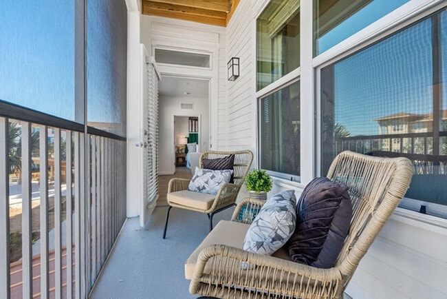 Interior Photo - Apex Posner Park