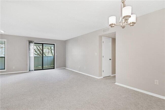 Building Photo - 104 Wynnes Ridge Cir SE