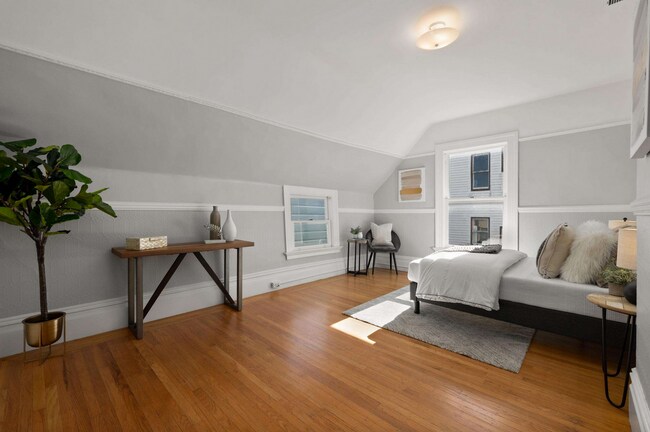 Building Photo - 607A Frederick St