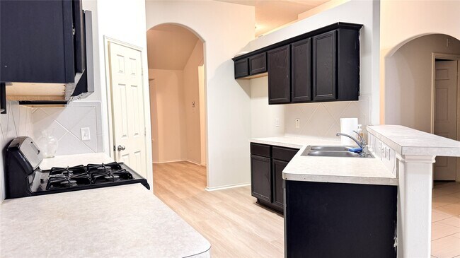 Foto del edificio - 6818 Hampden Point Ct
